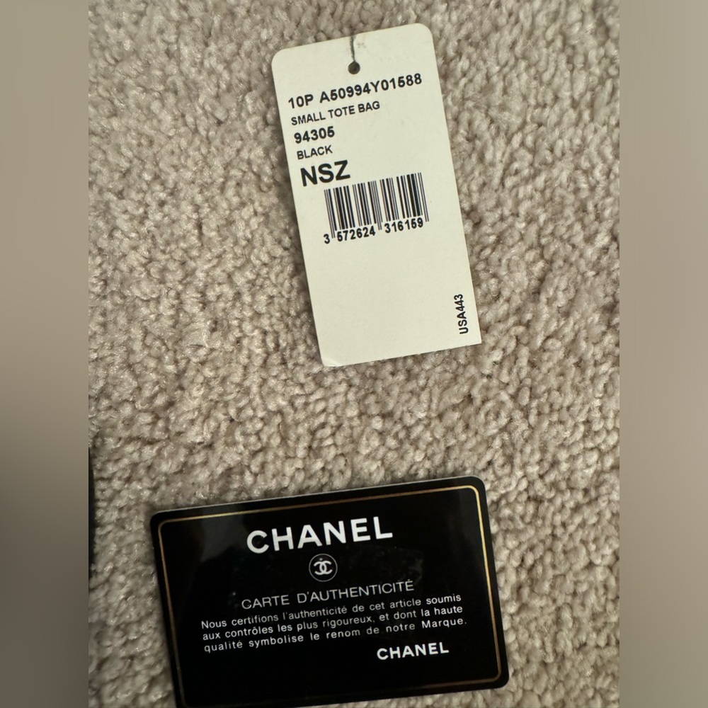100% authentic Chanel black small shopping tote bag - Picture 8 of 16